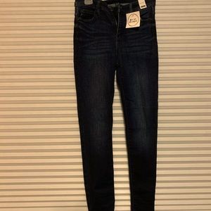 Sweet Jolie Jeans - Winston brand - Judy Blue